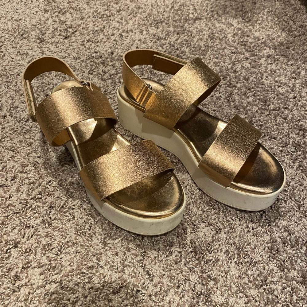 ROSEGOLD Steve Madden sandals